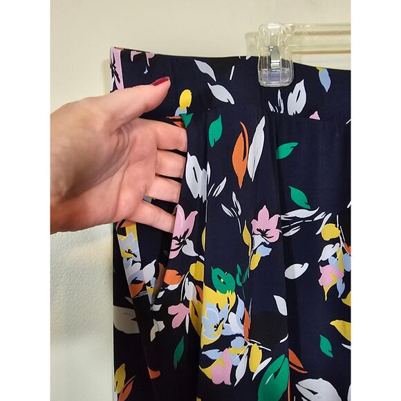 Lane Bryant Women's Floral Print Wide Leg Pants Navy Blue Plus Size 26/28 - Picture 5 of 7